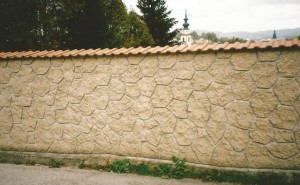 Kamenný obklad plota
